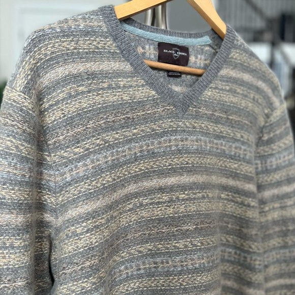 Classic V-neck Men's Sweater by Black Brown 1826 – Large/XL - Picture 3 of 6